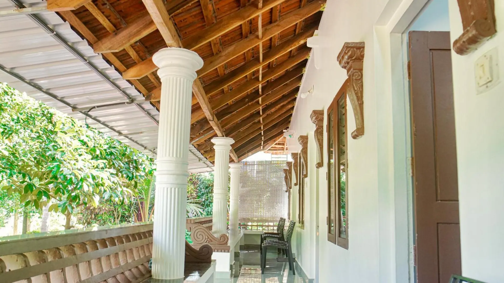 Sanctuary View Homestay Thattekad Kochi 0*,